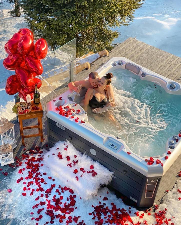 Be Be Chalet - Premium Jacuzi & Private Pool Bukovel Esterno foto